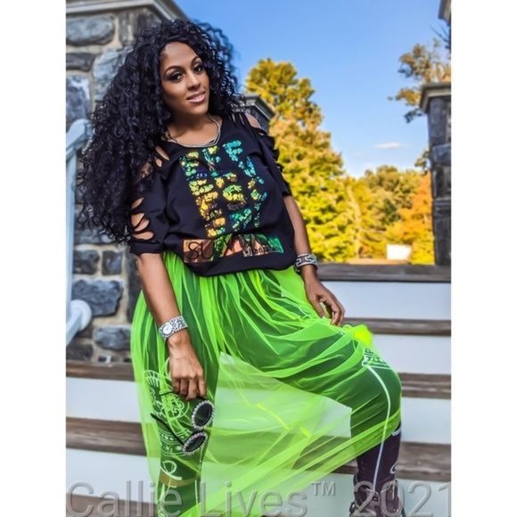 Miz Effervescent Survivor Black Custom Cut Graphic Tee Shirt - Picture 12 of 16